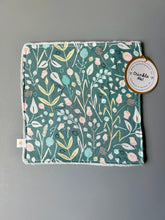 Load image into Gallery viewer, Ditzy Floral Crinkle Toy