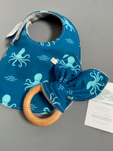 Load image into Gallery viewer, Octopus&#39;s Garden Teething Ring